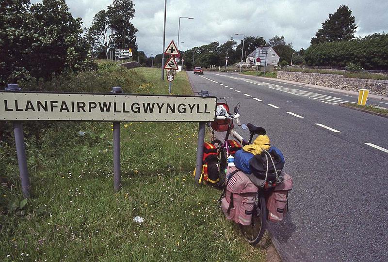 WT 2700 338-04 UK 1992-1.jpg